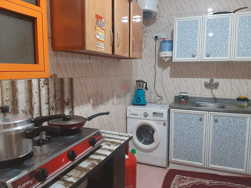 مساحة سرير تنفيذية متاحة للرجال مع الأثاث @75063798014512385114