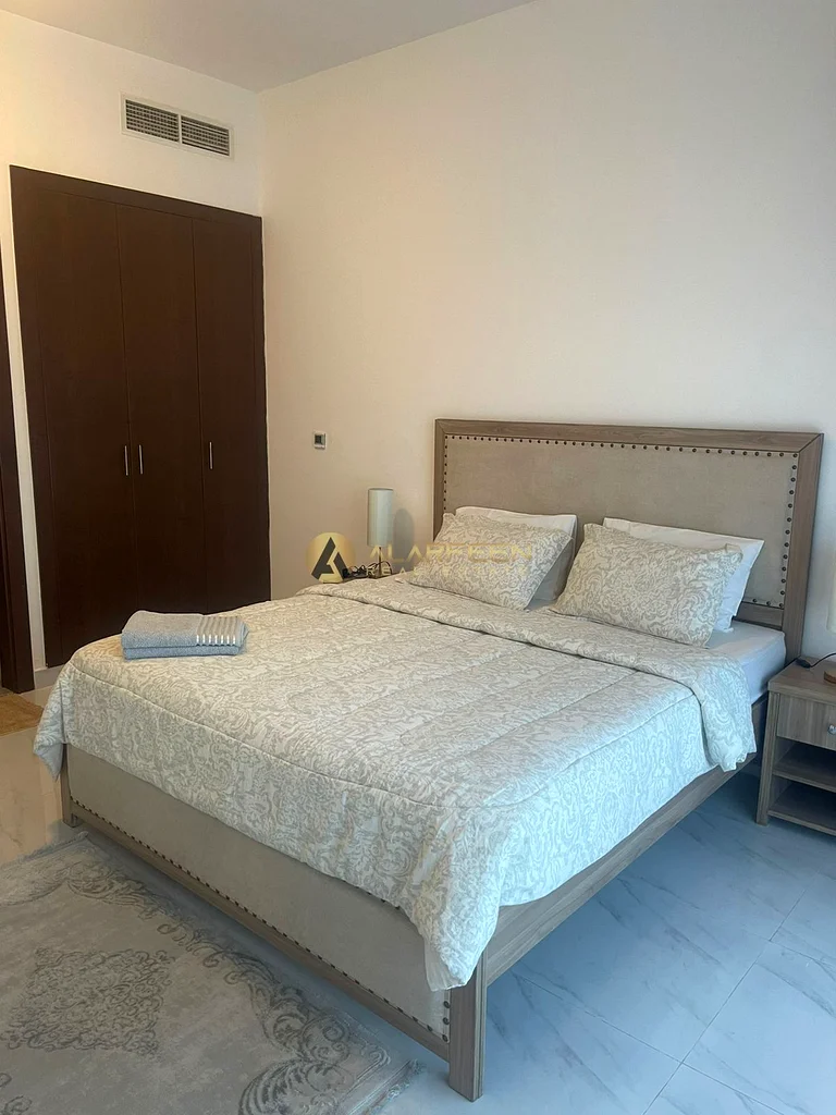 طابق أعلى | مفروش بالكامل | موقع مميز63783845338755113
