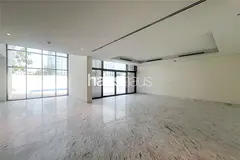 Vacant / Single Row / Away from Cables