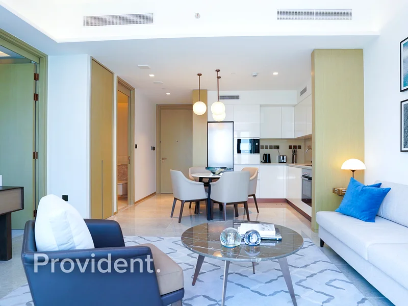 Fully Furnished | Park and Sea View | Luxury64028667498627111
