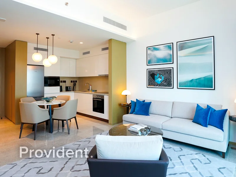 Fully Furnished | Park and Sea View | Luxury64028667498627112