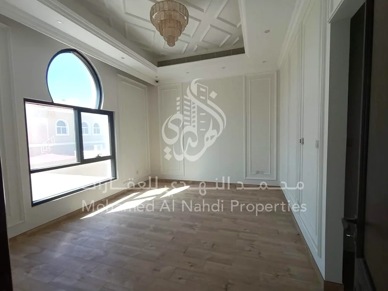 MODERN STYLE !  VILLA! 5 BHK ! 300k63727388585090113