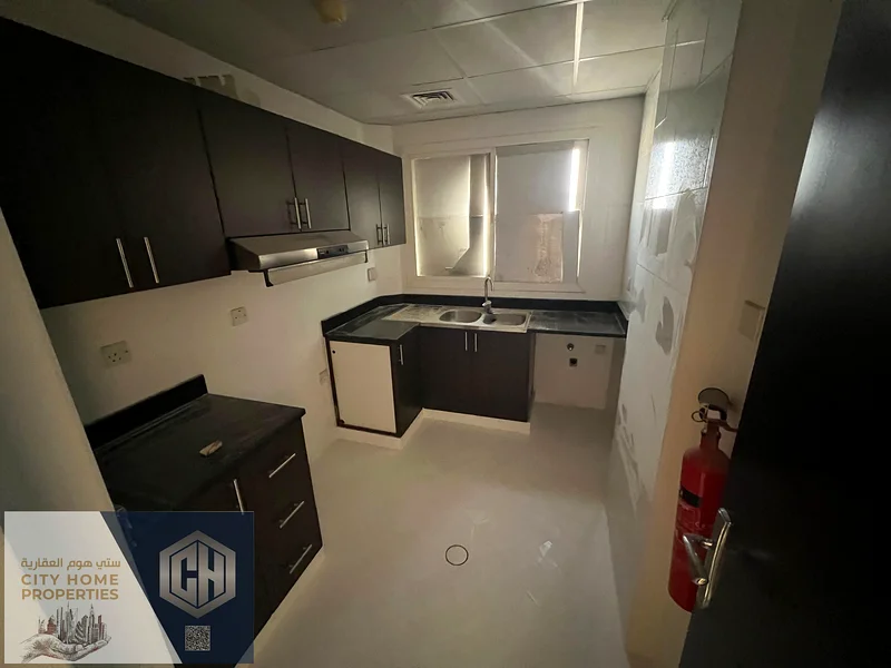 شقة واسعة من غرفة وصالة (1BHK) في الحمراء 1، مبنى عائلي، متاحة للإيجار. موقع ممتاز بالقرب من مخارج دبي والشارقة63722544033794112