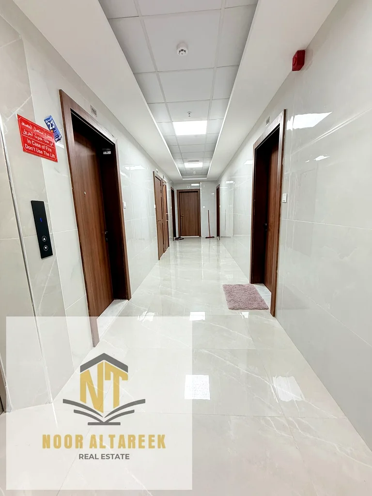 🏢 مبنى رئيسي للبيع لفترة محدودة من شركة نور الطريق العقارية، عقار سكني وتجاري مميز يحتوي على طابق ميزانين63871901455489110