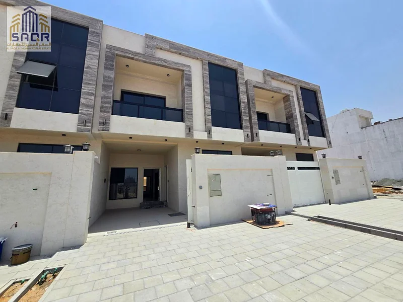 Own a villa with monthly installments without fees, in a prime location.63911300377218111