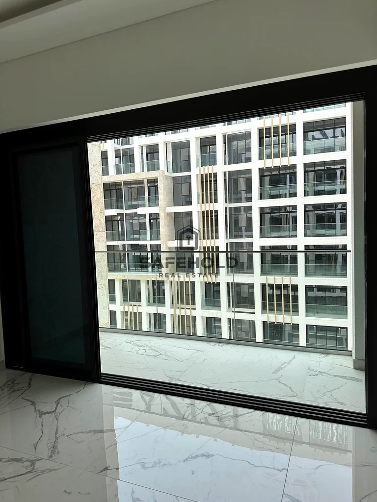 MORDEN FURNISHING | BALCONY VIEWS | 12 CHEQS63801246539011112
