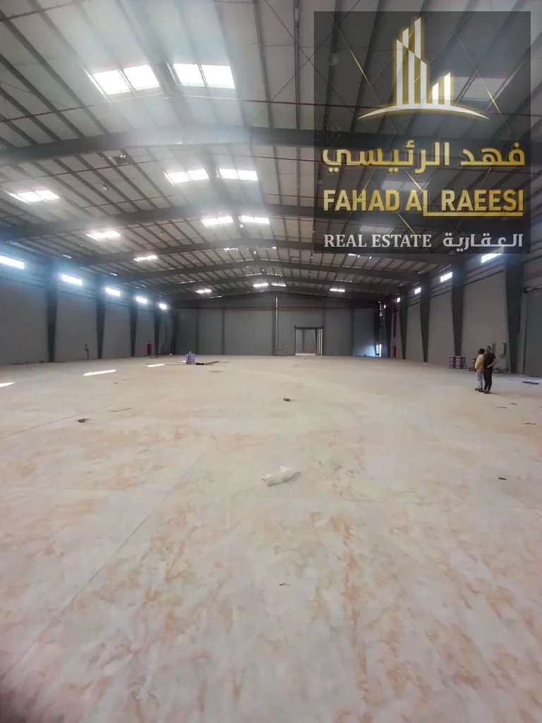 للبيع، أرض استثمارية جاهزة بإيرادات ممتازة (مستودع + ستوديوهات + صالة عرض في موقع استراتيجي)63822714779905110