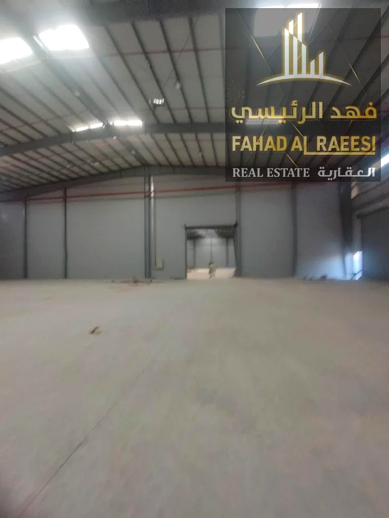 للبيع، أرض استثمارية جاهزة بإيرادات ممتازة (مستودع + ستوديوهات + صالة عرض في موقع استراتيجي)63822714779905112