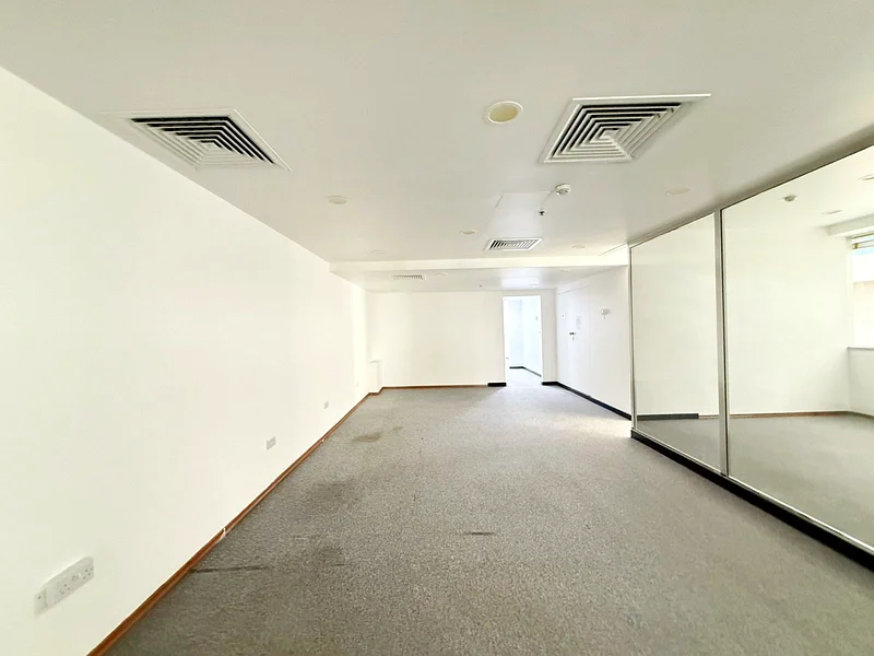 Partitioned Office || SZR View || Al Moosa Tower 163617435552899114