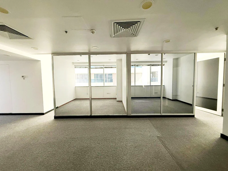 Partitioned Office || SZR View || Al Moosa Tower 163617435552899113