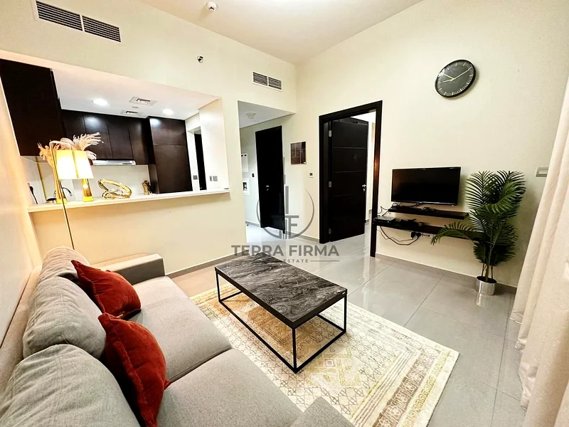 Luxury 1-BR Apartment with Pool View in Merano Tower, Business Bay63791445122561112