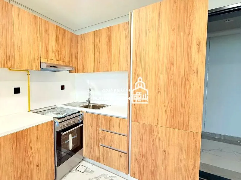 Fully Furnished | Mid-Floor | Balcony | Partial Canal View !63851807490947113