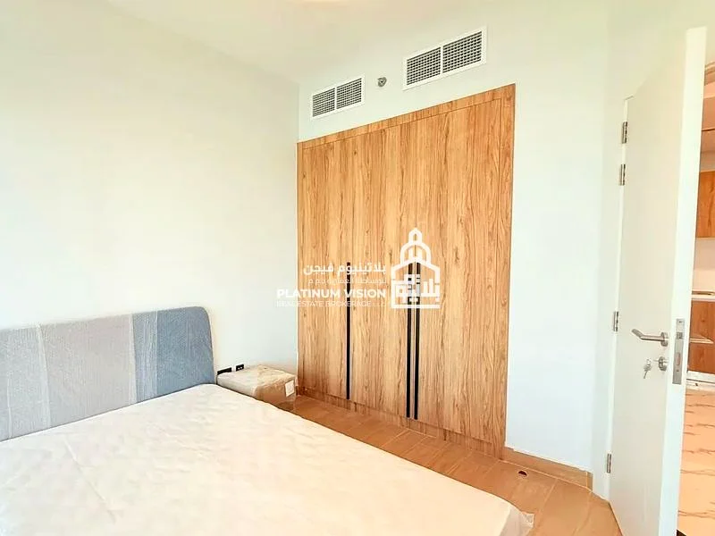 Fully Furnished | Mid-Floor | Balcony | Partial Canal View !63851807490947112