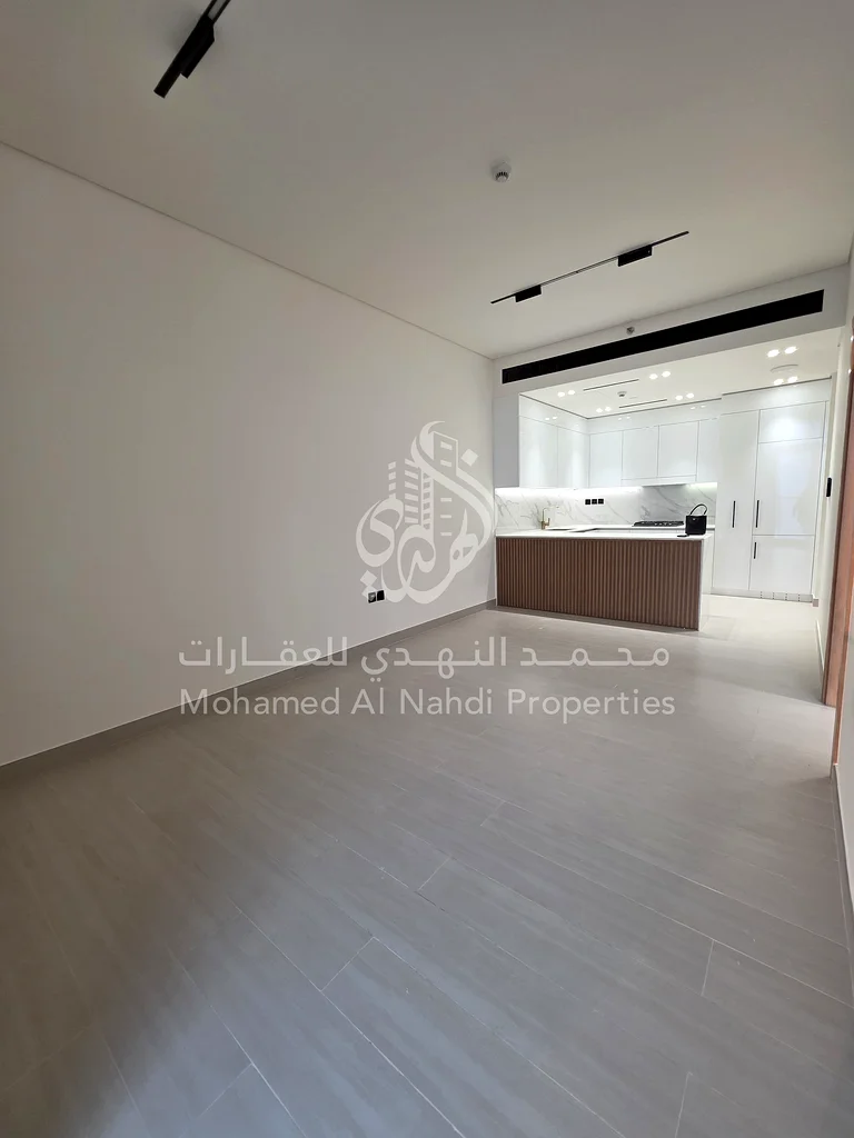 شقة جديدة أنيقة مؤثثة بالكامل63785792953729114