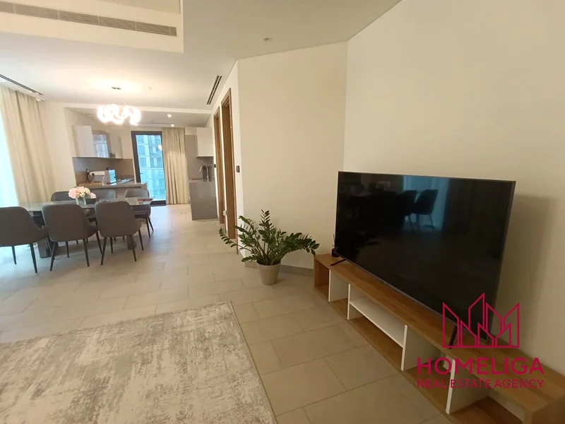 شقة كبيرة من غرفتي نوم | قريبة من مواقف السيارات | شاغرة64016414017666112