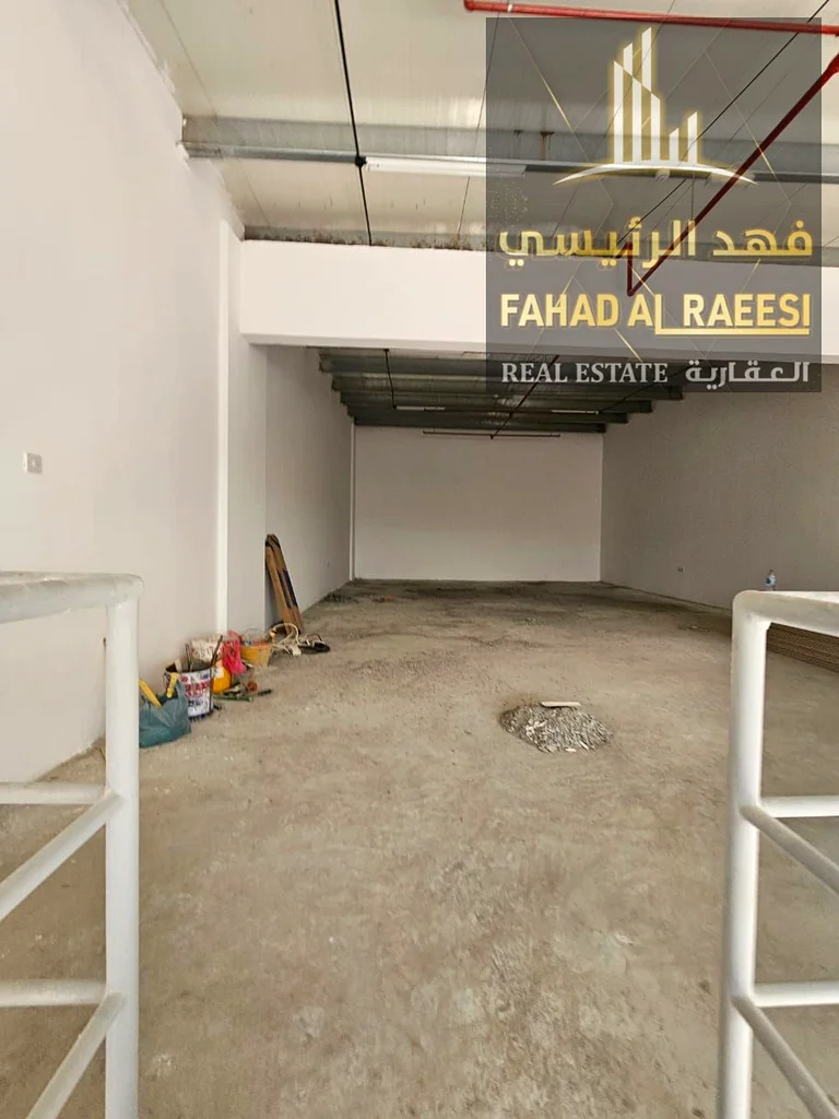 فرصة ذهبية للحصول على مستودع واسع مع كهرباء عالية بسعر ممتاز.63613993517825113