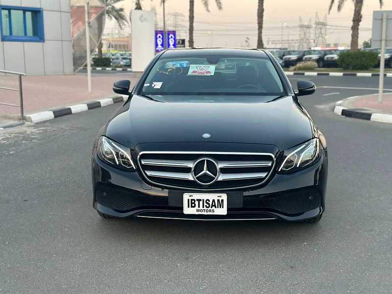 MERCEDES E 200 - 2016 - 33,000 kms - JAPANESE SPEC63613985902850111