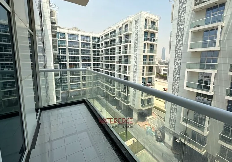 Spacious Unit | Vacant | Bright Unit63941967310339114