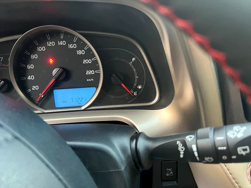 Toyota RAV4 VXR • Low Millage GCC 201563612792402305114