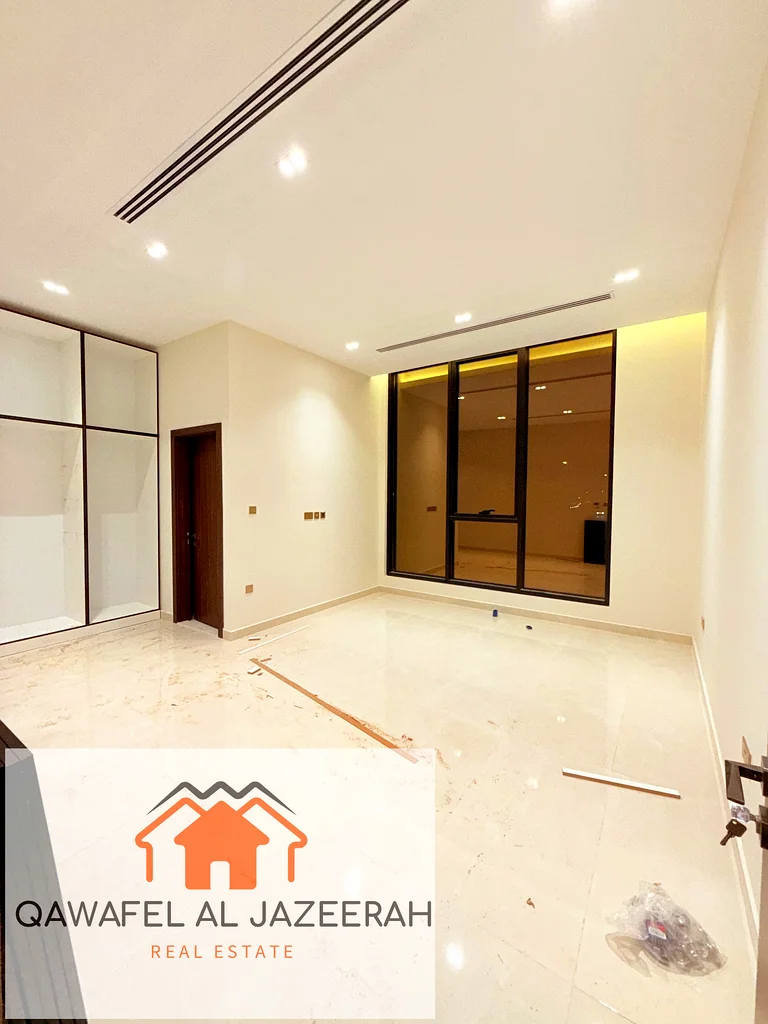 New villa  (5bedroom + hall + majlas + dining room + maid room )63726113597185114