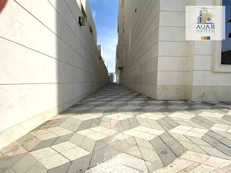 فيلا سكنية فاخرة للبيع بتصميم قصر، 7 غرف، متضمنة رسوم التسجيل وتكييف وهواء ومصعد63871640923779111