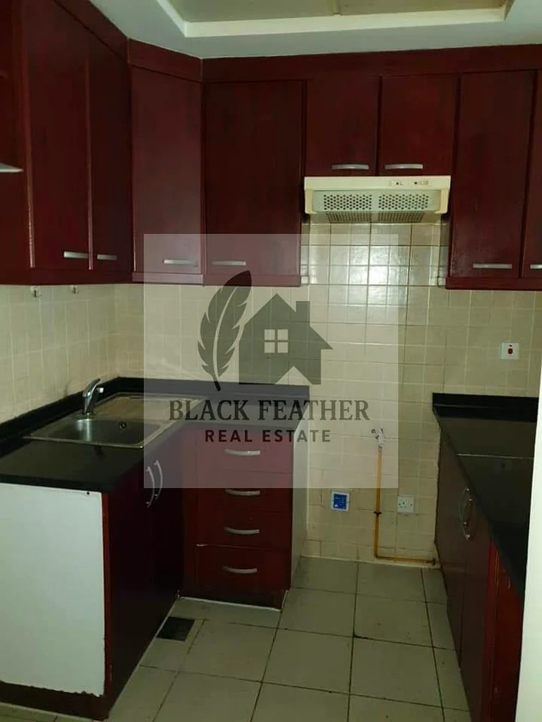 ST:4 XXL STUDIO WITH BALCONY 8*WARDROBES READY TO MOVE @ 48,000/-63730891785219113