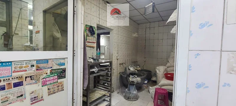 ROUND ABOUT VIEW FRONT SIDE SHOP RENTED TILL NOVEMBER AND CLINT ALSO RENEWAL63825781443587113