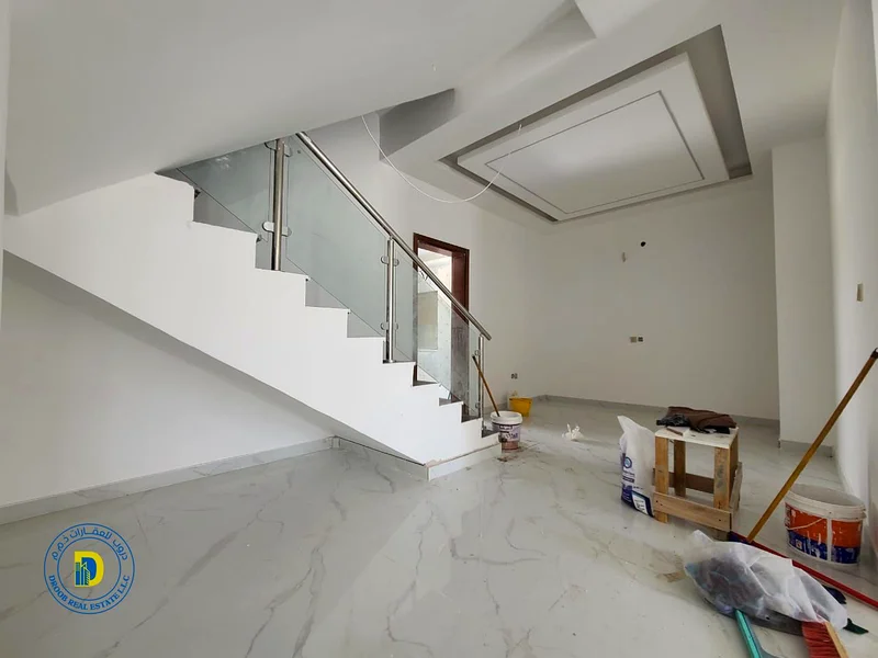 For sale in Al Helio 2 area, 4 rooms, 3 halls and a roof, at a very special price63903291607553113