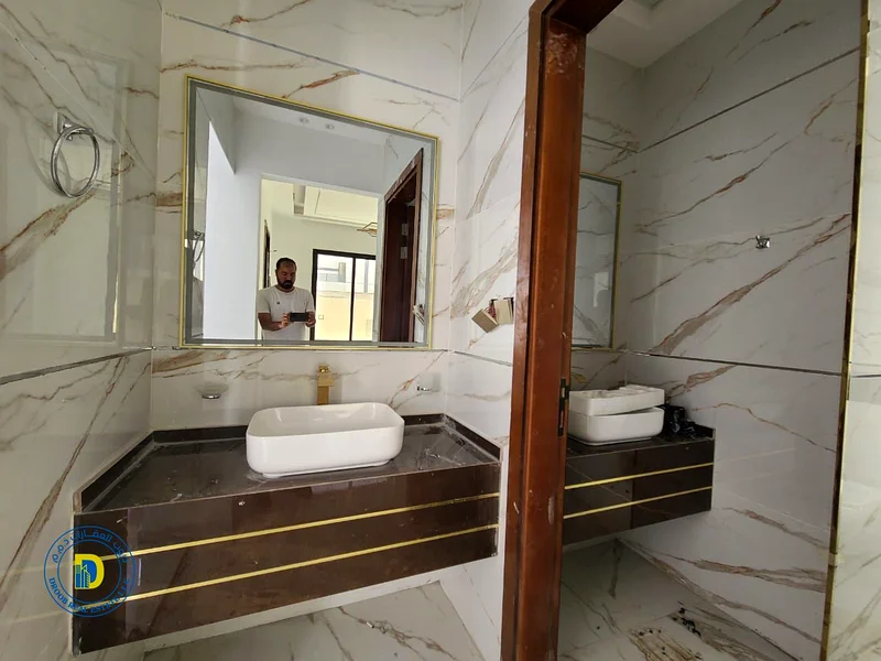 For sale in Al Helio 2 area, 4 rooms, 3 halls and a roof, at a very special price63903291607553114