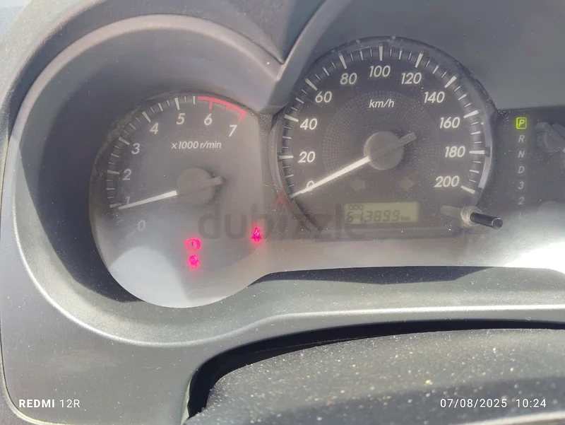 TOYOTA HILUX 201363612449456130112