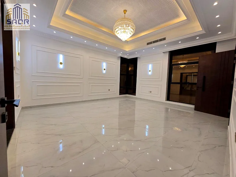 فيلا حديثة مع رسوم الملكية الكاملة متضمنة، موقع متميز63892802660867113