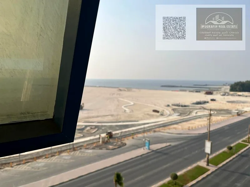 شقة واسعة مكونة من 3 غرف نوم للإيجار السنوي في عجمان كورنيش - برج المارينا، موقع متميز بالقرب من الشاطئ وجميع المرافق.63810811075202110
