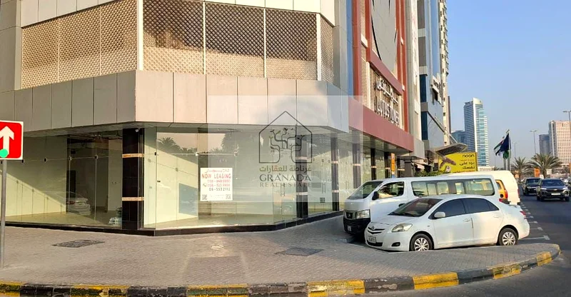 فرصة تجارية مميزة على الشارع الرئيسي63816451878275111
