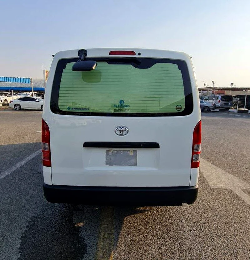 Toyota HiAce Cargo Van V6 2.7 L Model 202463612449017473114
