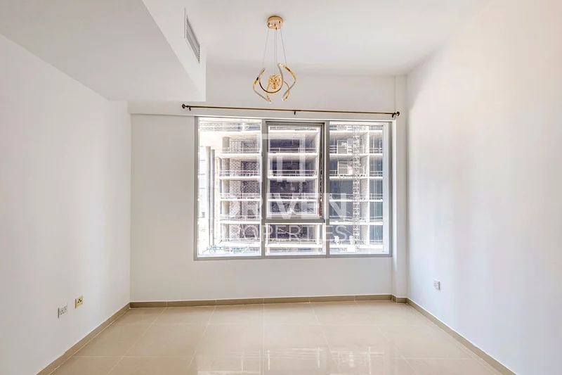 Bright Living Space | Desirable Location | Vacant63791329378946114