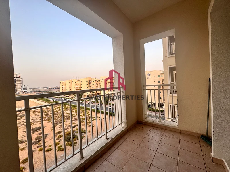 تصميم خادع | شقة 1BHK جاهزة للانتقال الفوري في ليوان63728541980290114