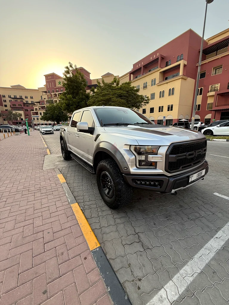 Ford F-150 Raptor 2018 GCC - Agency Warranty May 2027 - Service Contract May 202663612082479617113