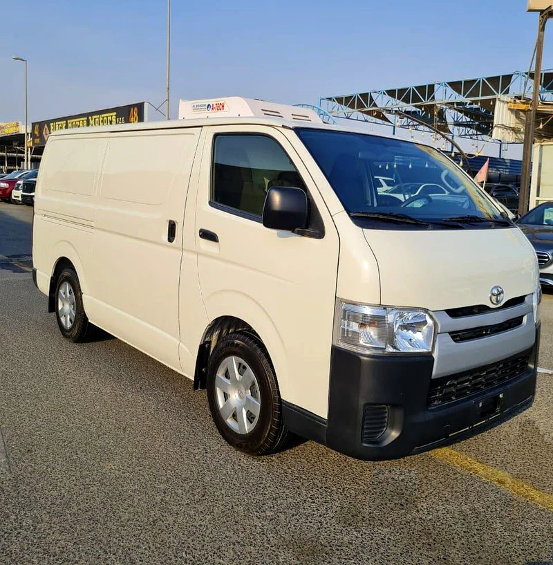 Toyota HiAce Cargo Van V6 2.7 L Model 2024636124490174731116