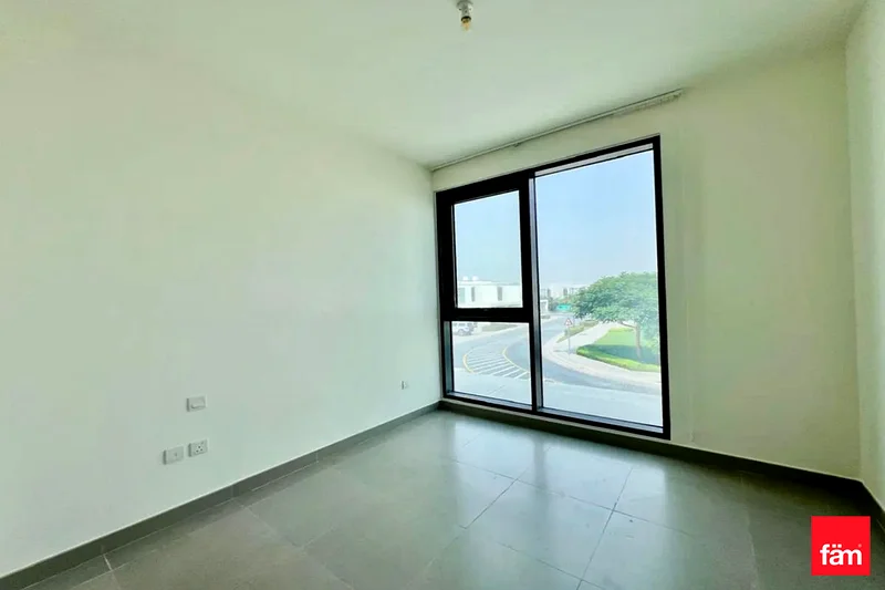 صف مفرد | واسع | 3 غرف نوم + خادمة63761239012867113