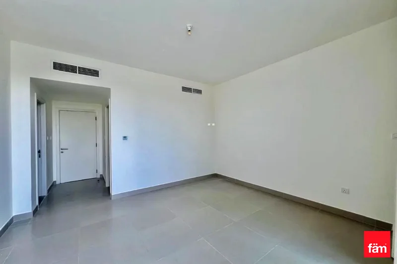 صف مفرد | واسع | 3 غرف نوم + خادمة63761239012867114