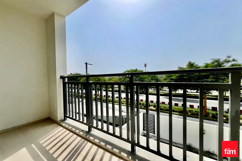 صف مفرد | واسع | 3 غرف نوم + خادمة63761239012867111