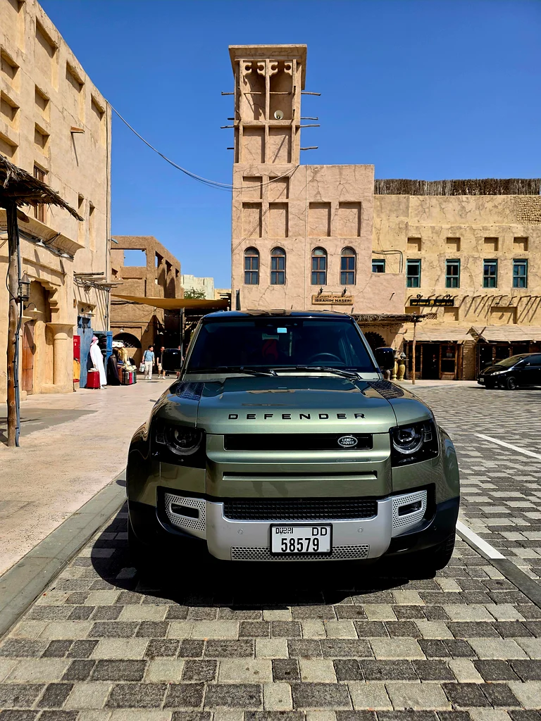 Land Rover Defender 110s P300 – Pangea Green63612091170306113