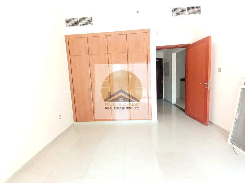 غرفة نوم رئيسية بقاعة ومرافق كاملة في النهدة دبي بسعر 50 ألف درهم للإيجار63757164663809114