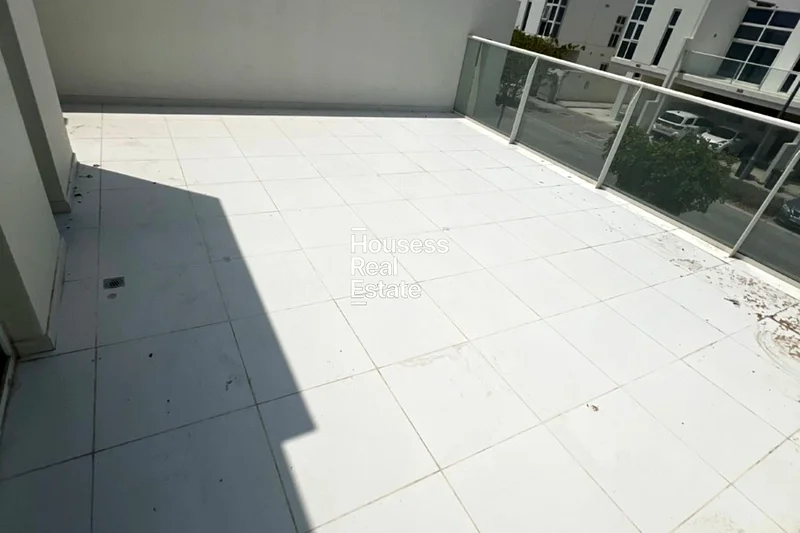 تاون هاوس واسع | حديث | موقع متميز64003832515970113