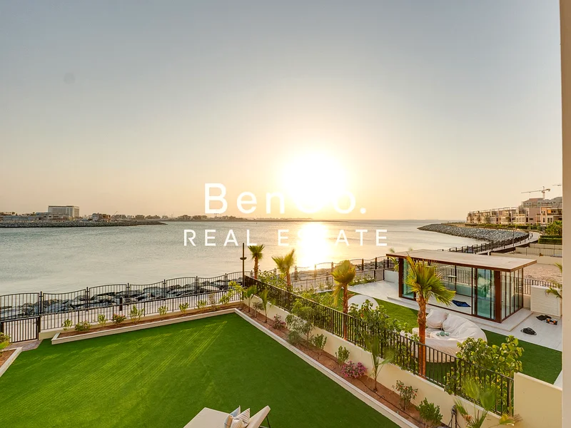 منظر البحر I 5 غرف نوم بحمام داخلي I مشي إلى الشاطئ63808112596097112