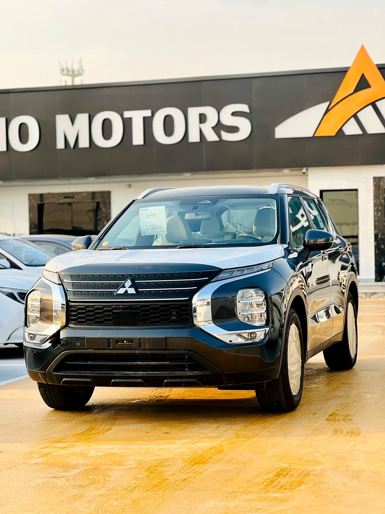 MITSUBISHI OUTLANDER  5P- M-LINE 2.5 SUV FWD63612068526465112