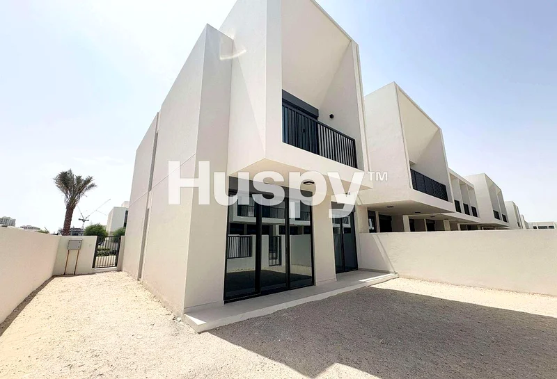 جديد بالكامل | بجانب وسائل الراحة | شاغر63737272596483110
