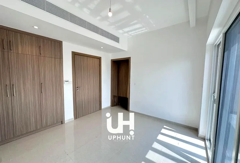 BRAND NEW RECENTLY HANDED OVER/SPECIOUS LAYOUT G+2/CORNER UNIT BIG L SHAPE GARDEN/GOOD FOR LIVING/ONLY SERIOUS BUYER CONTACT US64005313472770111