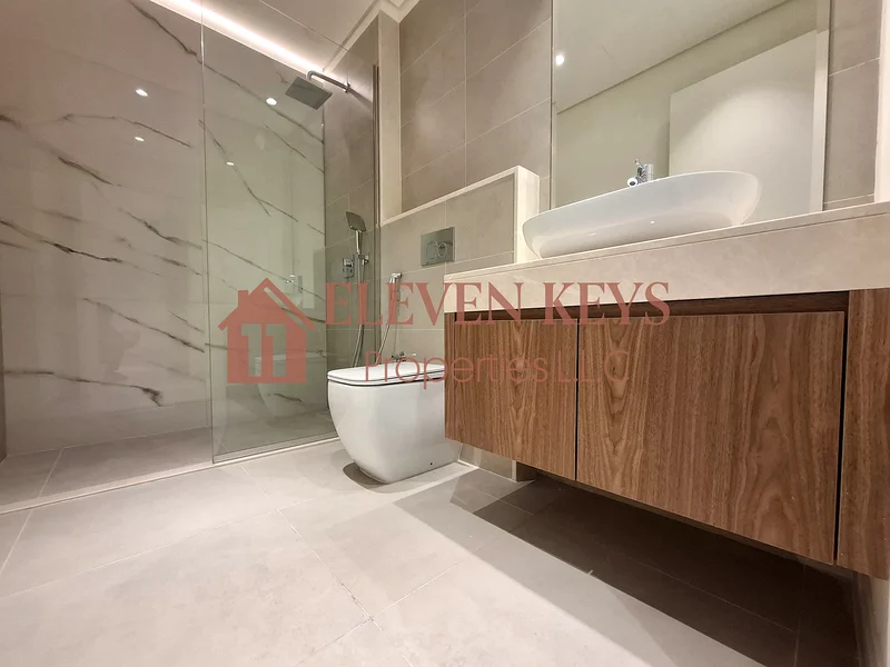 SPACIOUS MODERN STYLE  | FREE HOLD  | NEAR TO METRO63978007591170113
