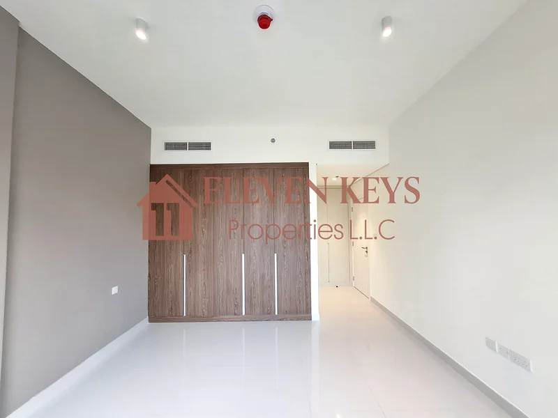 SPACIOUS MODERN STYLE  | FREE HOLD  | NEAR TO METRO63978007591170112